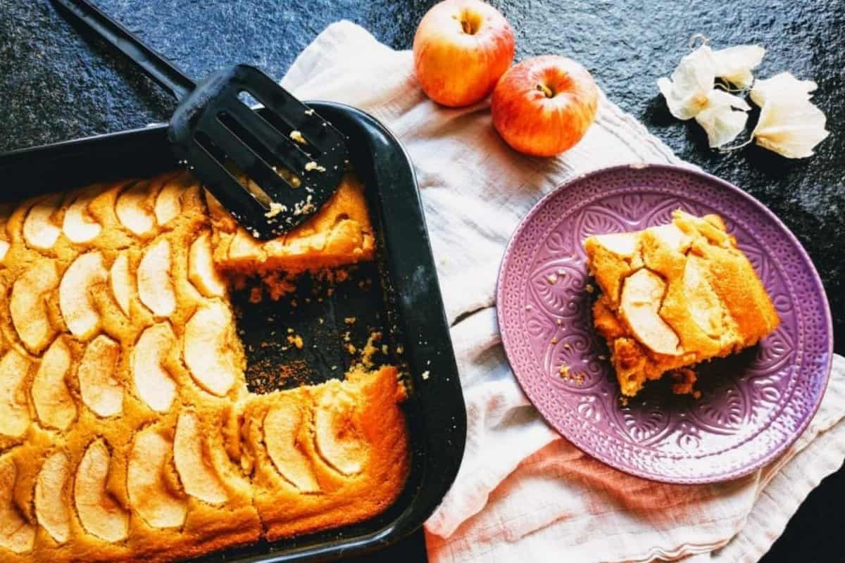 Saftiger Apfelkuchen vom Blech // schnell, unkompliziert ...